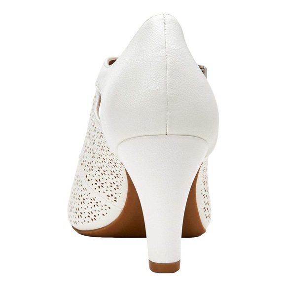 Giani Bernini White Heels 🤍 - Picture 3 of 5